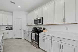 8554 St Kitts Cir, Englewood, FL 34224 - Photo 10