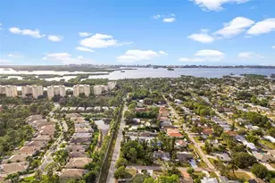 1899 Vamo Way, Sarasota, FL 34231 - Photo 4