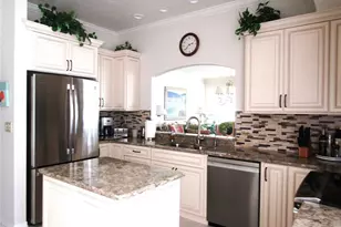 3881 Chatsworth Greene Ct, Sarasota, FL 34235 - Photo 12