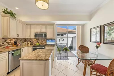 3881 Chatsworth Greene Court #20, Sarasota, FL 34235 - Photo 8