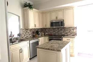 3881 Chatsworth Greene Ct, Sarasota, FL 34235 - Photo 10