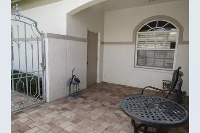 3881 Chatsworth Greene Court #20, Sarasota, FL 34235 - Photo 2