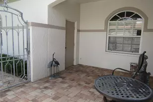 3881 Chatsworth Greene Ct, Sarasota, FL 34235 - Photo 2