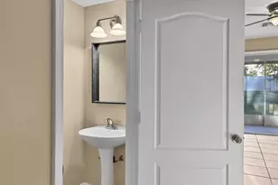 8230 72nd St E, Bradenton, FL 34201 - Photo 12