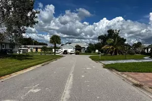 245 Manor Rd, Venice, FL 34293 - Photo 22