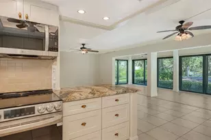 225 Hour Glass Way, Sarasota, FL 34242 - Photo 40
