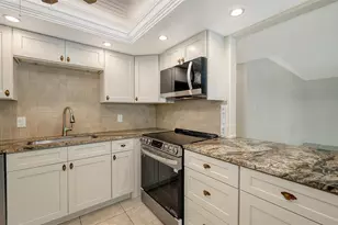 225 Hour Glass Way, Sarasota, FL 34242 - Photo 38