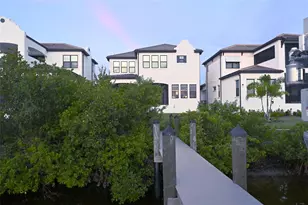 1056 Seagrape Dr, Ruskin, FL 33570 - Photo 2