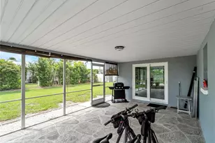 540 Oxford Dr, Venice, FL 34293 - Photo 24