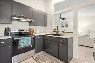 655 Hand Ave, Sarasota, FL 34232 - Photo 14