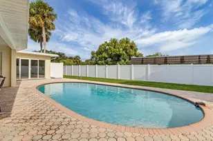 3821 Calliandra Dr, Sarasota, FL 34232 - Photo 38