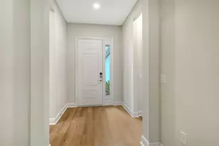 10050 Crystal Isles Cir, Sarasota, FL 34241 - Photo 8