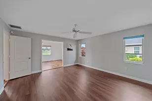 7077 W Country Club Dr N, Sarasota, FL 34243 - Photo 24