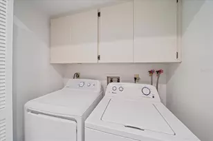 7077 W Country Club Dr N, Sarasota, FL 34243 - Photo 30