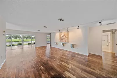 7077 W Country Club Drive N, Sarasota, FL 34243 - Photo 4