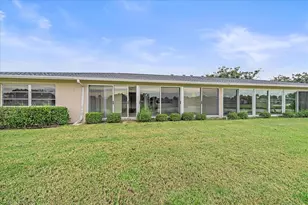 7077 W Country Club Dr N, Sarasota, FL 34243 - Photo 30