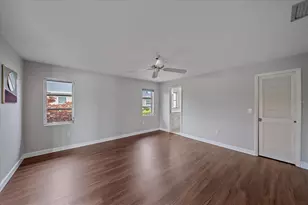 7077 W Country Club Dr N, Sarasota, FL 34243 - Photo 20