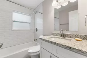 111 17th St E, Bradenton, FL 34208 - Photo 22