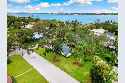 111 17th Street E, Bradenton, FL 34208 - Photo 30