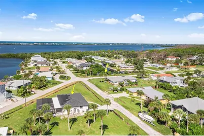 915 Suncrest Lane, Englewood, FL 34223 - Photo 2