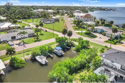 915 Suncrest Lane, Englewood, FL 34223 - Photo 10