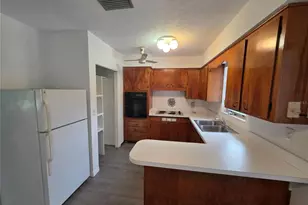 4461 Maceachen Blvd, Sarasota, FL 34233 - Photo 8