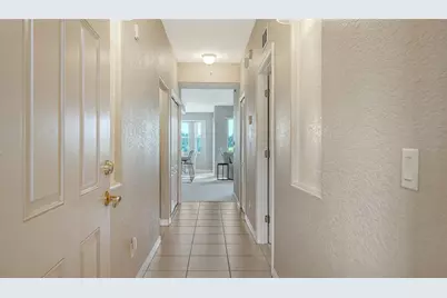 811 Fairwaycove Lane #107, Bradenton, FL 34212 - Photo 10