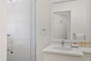 4621 Gulf Of Mexico Dr, Longboat Key, FL 34228 - Photo 18