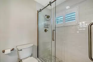 204 Hour Glass Way, Sarasota, FL 34242 - Photo 36