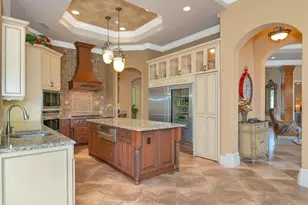 8305 Farington Ct, Bradenton, FL 34202 - Photo 10