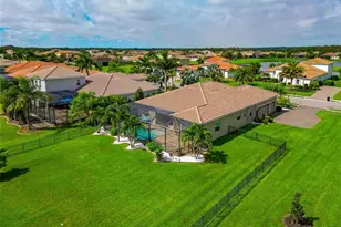 309 167th Blvd E, Bradenton, FL 34212 - Photo 4