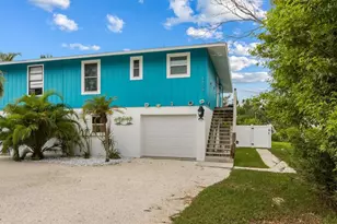 6808 Palm Dr, Holmes Beach, FL 34217 - Photo 2