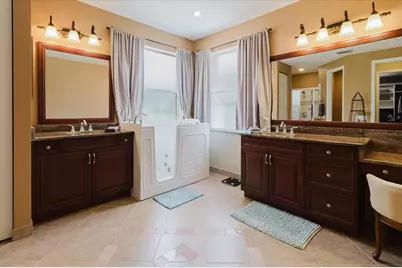 3806 67th Terrace E, Sarasota, FL 34243 - Photo 38