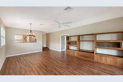 7340 Golf Pointe Circle, Sarasota, FL 34243 - Photo 14