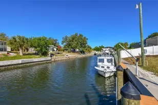 404 S Bryn Mawr Island, Bradenton, FL 34207 - Photo 2