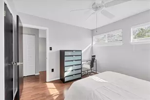 4371 Sandner Dr, Sarasota, FL 34243 - Photo 10