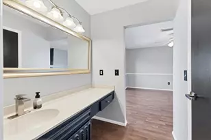 4371 Sandner Dr, Sarasota, FL 34243 - Photo 8