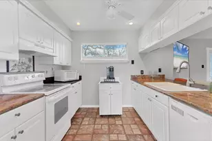 4371 Sandner Dr, Sarasota, FL 34243 - Photo 10