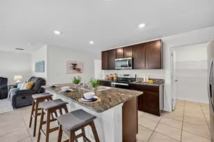 3819 Mannered Gold Ave, Bradenton, FL 34208 - Photo 10
