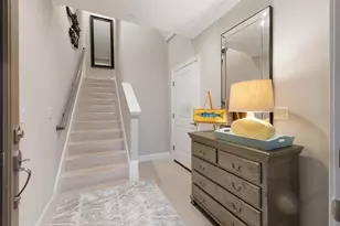 5565 Cannes Cir, Sarasota, FL 34231 - Photo 8