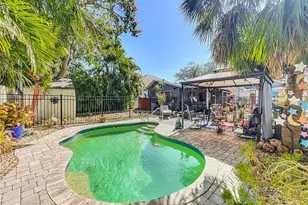 1687 Arlington St, Sarasota, FL 34239 - Photo 16