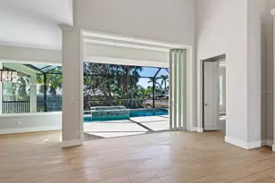 482 E Royal Flamingo Dr, Sarasota, FL 34236 - Photo 8