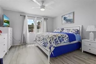 1540 Glen Oaks Dr E, Sarasota, FL 34232 - Photo 6