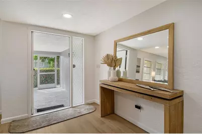 6722 Roxbury Drive, Sarasota, FL 34231 - Photo 8