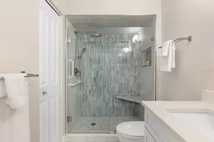 6103 Clubside Dr, Sarasota, FL 34243 - Photo 24