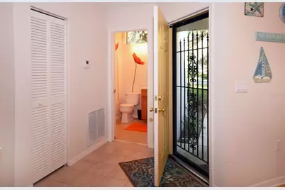 231 Southampton Lane #277, Venice, FL 34293 - Photo 4