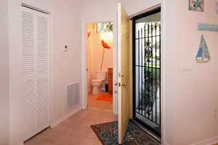 231 Southampton Ln, Venice, FL 34293 - Photo 4