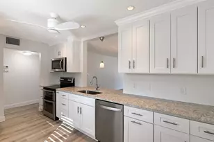 4976 Gulf of Mexico Dr, Longboat Key, FL 34228 - Photo 10