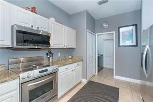 320 Langholm Dr, Venice, FL 34293 - Photo 4