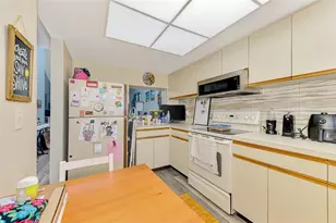 255 Fenwick Dr, Venice, FL 34285 - Photo 12